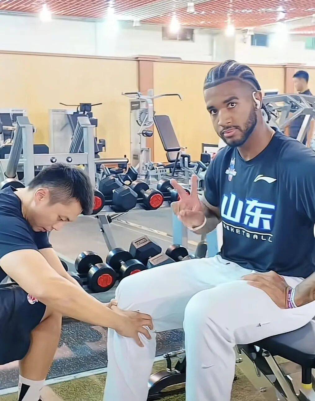 西甲赛程吃紧，山东男篮今晚临场应变，管理层满意，训练强度明显提升的简单介绍